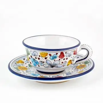 Arabesco Classico Italian tea cup and saucer handmade by Fima in Deruta
