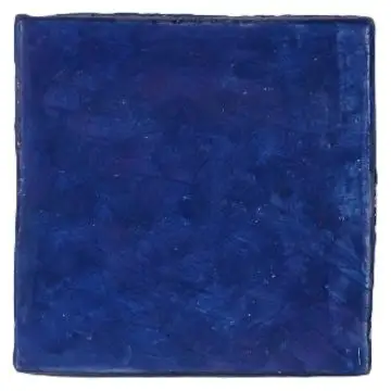 Hand-painted blue Deruta tile by Antica Deruta, Italy. The tile is entirely handcrafted.