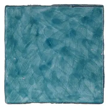 Hand-painted green Deruta tile by Antica Deruta, Italy. The tile is entirely handcrafted.