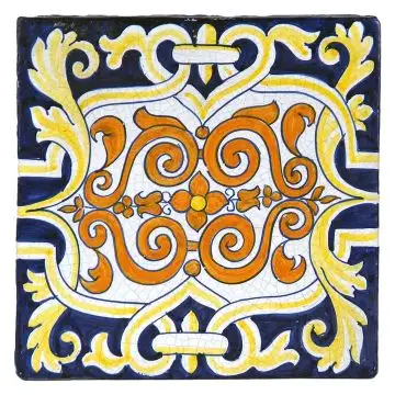 Hand-painted Deruta tile AD46 Tradizione Collection by Antica Deruta, Italy. The tile is entirely handcrafted.