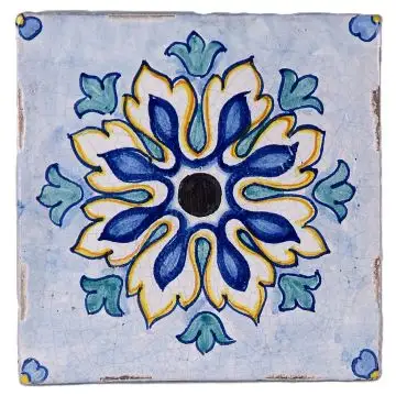 Hand-painted Deruta tile AD71 Tradizione Collection by Antica Deruta, Italy. The tile is entirely handcrafted.