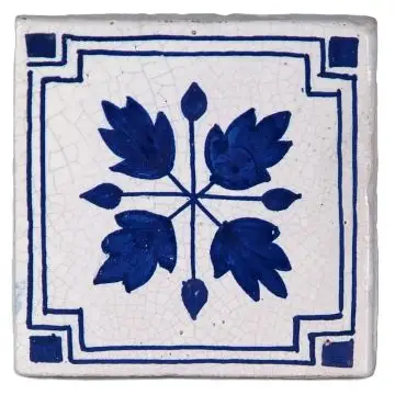 Hand-painted Deruta tile AD01B Classica collection by Antica Deruta, Italy. The tile is entirely handcrafted.