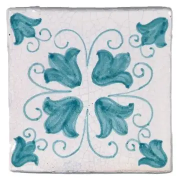 Hand-painted Deruta tile AD04V Classica collection by Antica Deruta, Italy. The tile is entirely handcrafted.