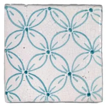 Hand-painted Deruta tile AD05V Classica collection by Antica Deruta, Italy. The tile is entirely handcrafted.