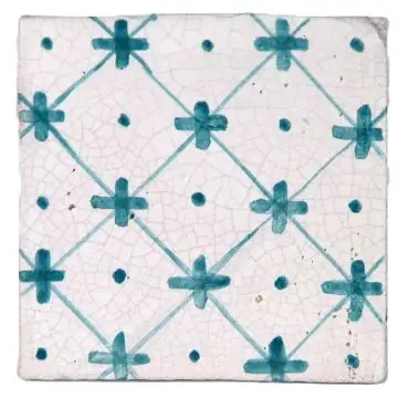 Hand-painted Deruta tile AD07V Classica collection by Antica Deruta, Italy. The tile is entirely handcrafted.