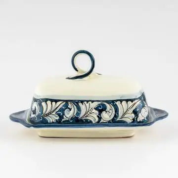 Italian butter dish from the Rinascimento Blu e Bianco collection handmade by Ceramiche Rampini in Gubbio, Italy