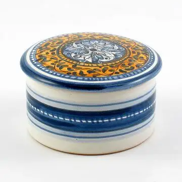 Italian hand-painted ceramic keepsake box from the Rinascimento collection handmade by Ceramiche Rampini in Gubbio, Italy