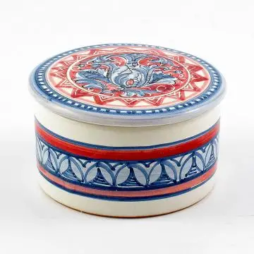 Italian hand-painted ceramic keepsake box from the Rinascimento collection handmade by Ceramiche Rampini in Gubbio, Italy