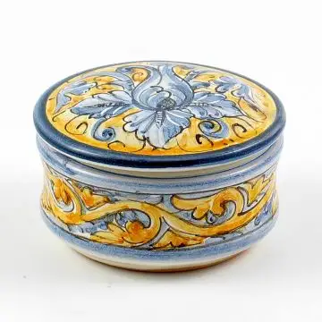 Italian hand-painted ceramic keepsake box from the Rinascimento collection handmade by Ceramiche Rampini in Gubbio, Italy