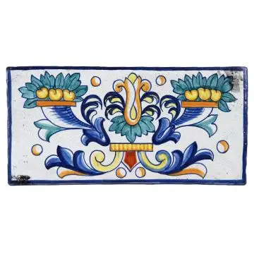 Hand-painted Deruta tile DEC by Antica Deruta, Italy. The tile is entirely handcrafted.