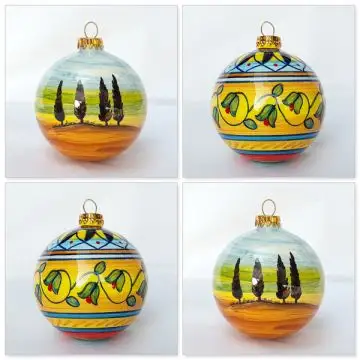 Set of 4 Christmas baubles in various patterns. They are handpainted in Deruta, Italy