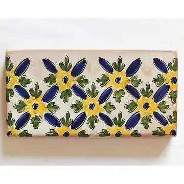 Hand-painted Italian border tile LF13 from the Classic collection, entirely handcrafted by La Fauci in Messina, Sicily