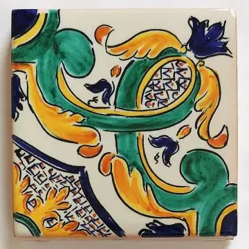 Hand-painted Italian tile LF15 from the Classic collection, entirely handcrafted by La Fauci in Messina, Sicily