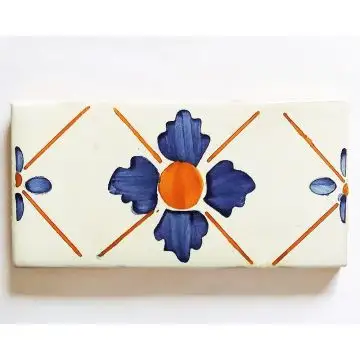 Hand-painted Italian border tile LF22 from the Classic collection, entirely handcrafted by La Fauci in Messina, Sicily