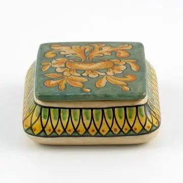 Italian green and cream keepsake box handmade by Ceramiche Magnanelli in Gubbio, Italy