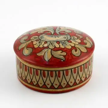 Italian red and cream keepsake box handmade by Ceramiche Magnanelli in Gubbio, Italy