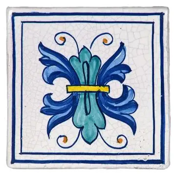 Hand-painted Deruta tile AD05 Tradizione by Antica Deruta, Italy. The tile is entirely handcrafted.
