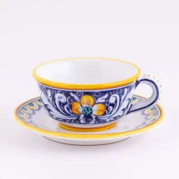 Deruta tea cup and saucer from the Rameggi collection, handmade by Antica Deruta - Italy