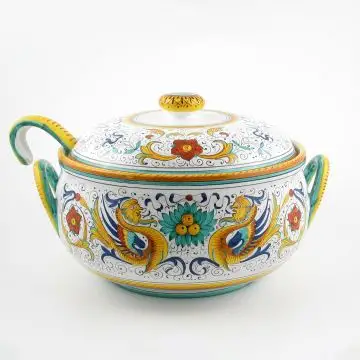 Raffaellesco Italian soup tureen handmade by Fima in Deruta