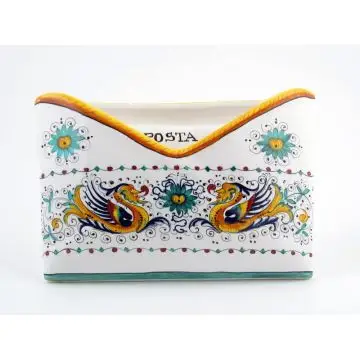 Italian mail holder Raffaellesco handmade by Fima in Deruta