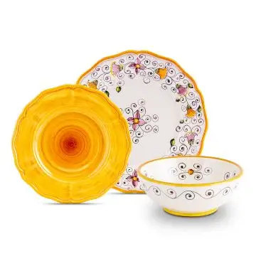 Handmade Italian 3-piece place setting Tulipano Semplice Yellow: dinner plate, salad & dessert plate, cereal bowl. Deruta, Italy