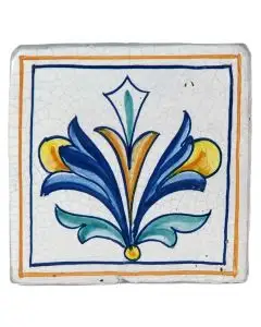 Hand-painted Deruta tile AD12 Tradizione Collection by Antica Deruta, Italy. The tile is entirely handcrafted.