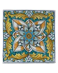 Hand-painted Deruta tile AD58 Tradizione Collection by Antica Deruta, Italy. The tile is entirely handcrafted.