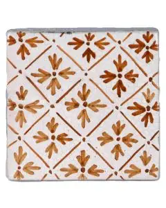 Hand-painted Deruta tile AD06A Classica collection by Antica Deruta, Italy. The tile is entirely handcrafted.