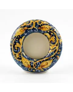 Italian hand-painted ceramic photo frame from the Rinascimento collection handmade by Ceramiche Rampini in Gubbio, Italy