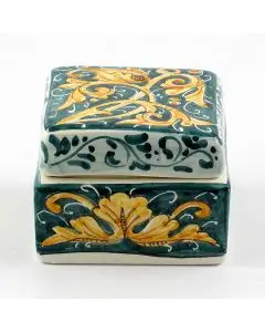 Italian hand-painted ceramic keepsake box from the Rinascimento collection handmade by Ceramiche Rampini in Gubbio, Italy
