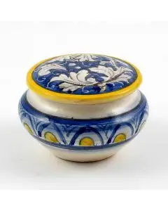 Italian hand-painted ceramic keepsake box from the Rinascimento collection handmade by Ceramiche Rampini in Gubbio, Italy