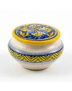 Italian hand-painted ceramic keepsake box from the Rinascimento collection handmade by Ceramiche Rampini in Gubbio, Italy