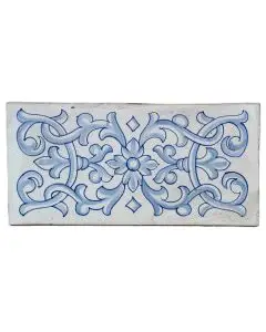 Hand-painted Deruta tile CLA by Antica Deruta, Italy. The tile is entirely handcrafted.