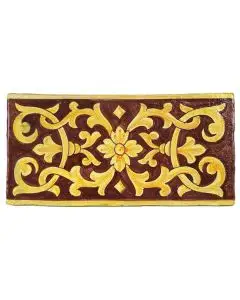 Hand-painted Deruta tile PPT by Antica Deruta, Italy. The tile is entirely handcrafted.