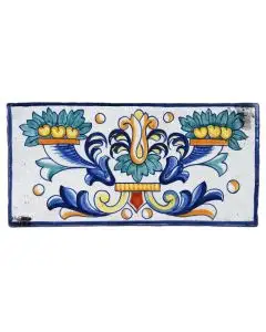 Hand-painted Deruta tile DEC by Antica Deruta, Italy. The tile is entirely handcrafted.