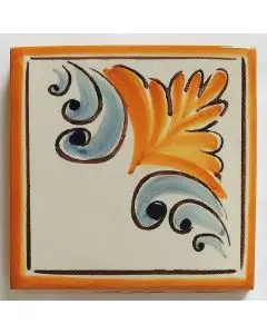Hand-painted Italian corner tile LF14 from the Classic collection, entirely handcrafted by La Fauci in Messina, Sicily
