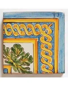 Hand-painted Italian corner tile LF17 from the Classic collection, entirely handcrafted by La Fauci in Messina, Sicily