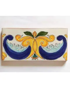 Hand-painted Italian border tile LF24 from the Classic collection, entirely handcrafted by La Fauci in Messina, Sicily