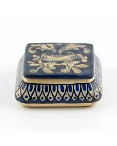 Italian blue and cream keepsake box handmade by Ceramiche Magnanelli in Gubbio, Italy