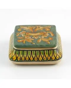 Italian green and cream keepsake box handmade by Ceramiche Magnanelli in Gubbio, Italy