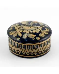 Italian blue and cream keepsake box handmade by Ceramiche Magnanelli in Gubbio, Italy