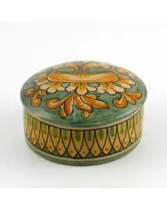 Italian green and cream keepsake box handmade by Ceramiche Magnanelli in Gubbio, Italy