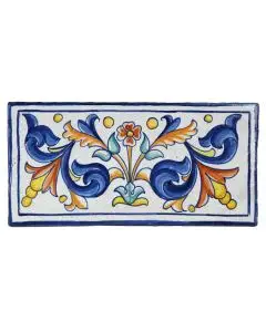 Hand-painted Deruta tile RD by Antica Deruta, Italy. The tile is entirely handcrafted.