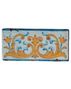 Hand-painted Deruta tile rvb by Antica Deruta, Italy. The tile is entirely handcrafted.