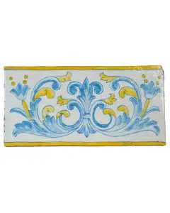 Hand-painted Deruta tile rvg by Antica Deruta, Italy. The tile is entirely handcrafted.